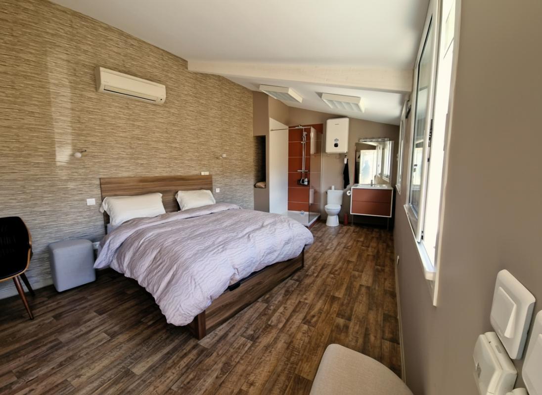 ALTHEN-DES-PALUDS Villa d'architecte 6 pièce(s) 230 m2 9