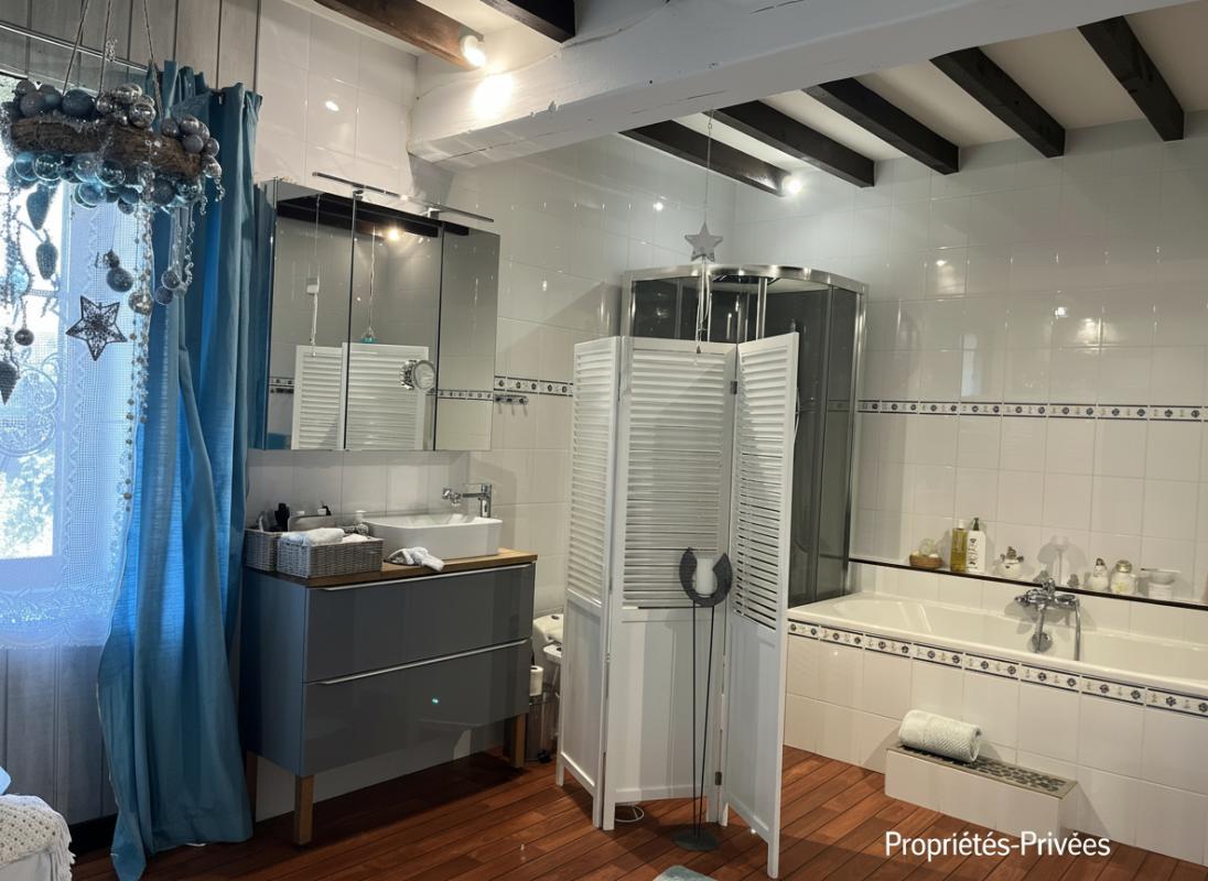 ISENAY Propriété à Isenay 5 pièce(s) 134 m2 16