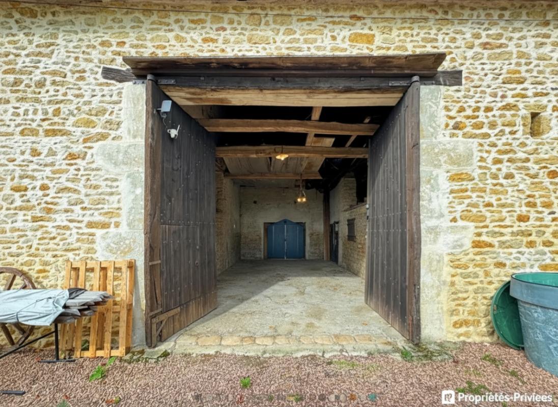 ISENAY Propriété à Isenay 5 pièce(s) 134 m2 18