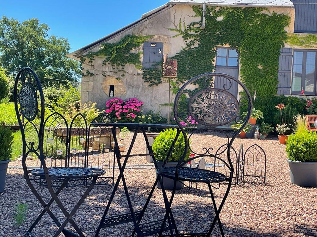 ISENAY Propriété à Isenay 5 pièce(s) 134 m2 4