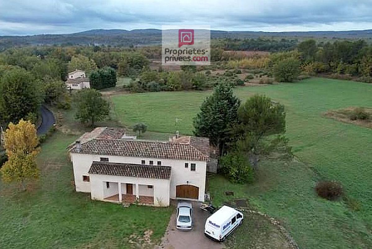 LA VERDIERE Maison cossue familiale avec piscine couverte sur grand terrain 3