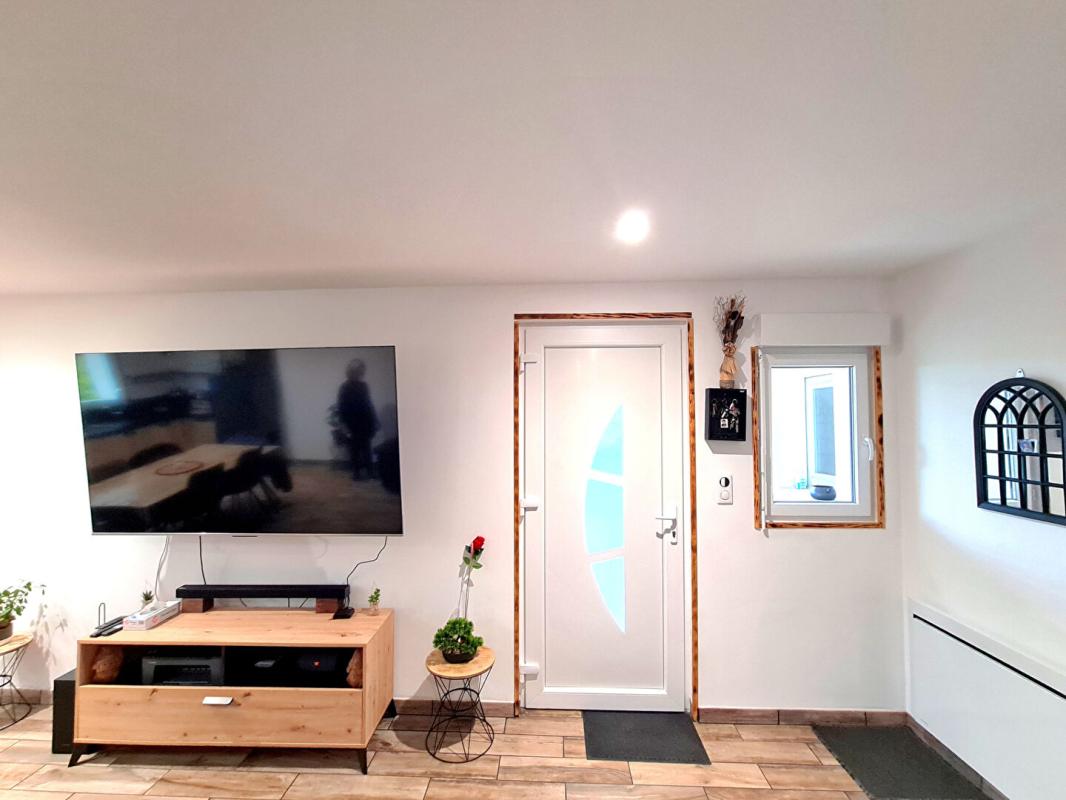 AUBEVOYE Proche Gaillon à Venables - Au calme dans un très bel environnement - Maison récente de plain pied sans travaux avec dépendance sur 1.250 m2 de terrain plat - Prix : 243.500 10