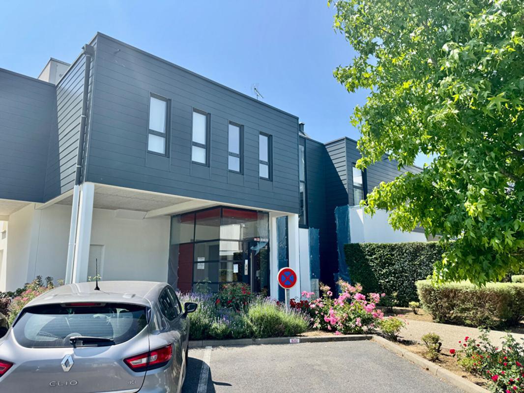 AMIENS Appartement en Duplex de 70m2 , 2 chambres,,terrasse dans résidence sécurisée avec places de parking 11