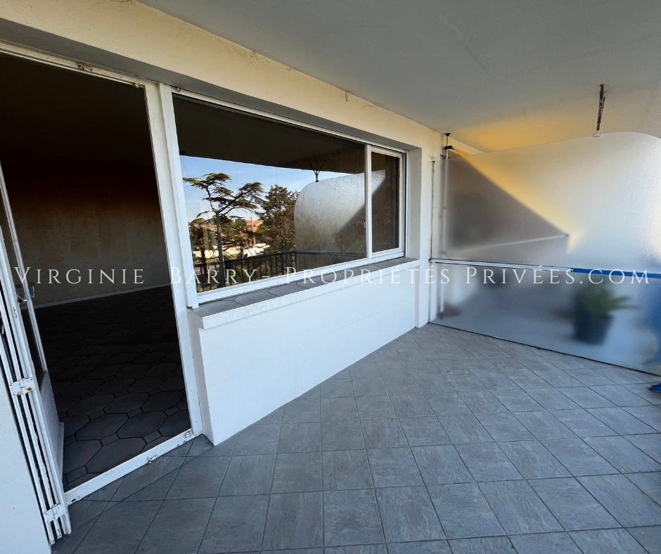 ROCHEFORT APPARTEMENT T3 AVEC ASCENSEUR, BALCONS ET GARAGE 12