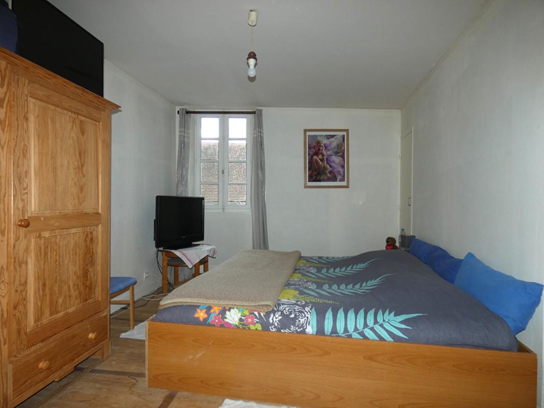 CHERVEIX-CUBAS Maison 115 m2 / 3 chambres / grange / terrain 2900m² 13