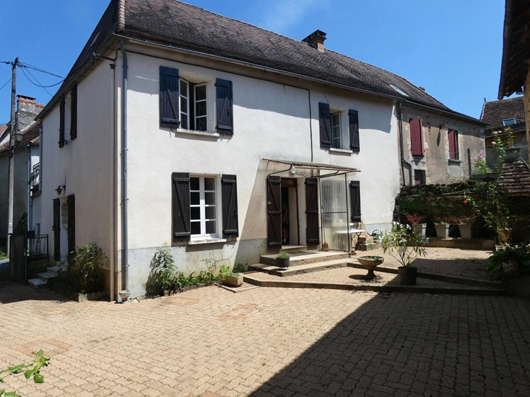 CHERVEIX-CUBAS Maison 115 m2 / 3 chambres / grange / terrain 2900m² 2
