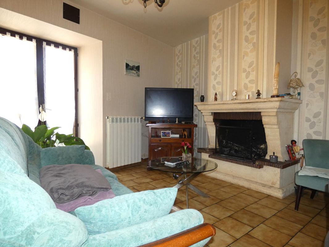CHERVEIX-CUBAS Maison 115 m2 / 3 chambres / grange / terrain 2900m² 7