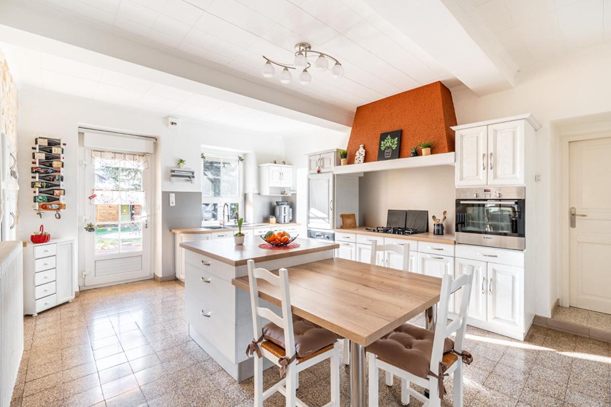 JONAGE Maison Jons limite Jonage 5 pièce(s) 170 m2 2