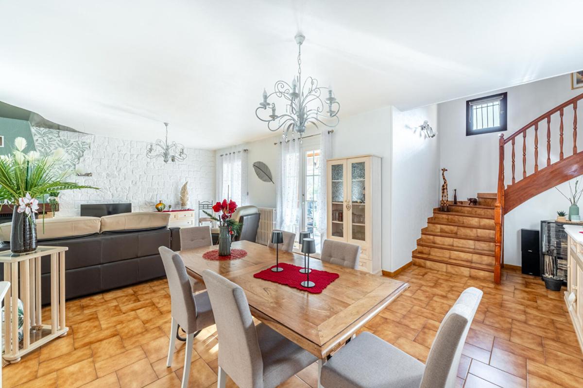 JONAGE Maison Jons limite Jonage 5 pièce(s) 170 m2 4