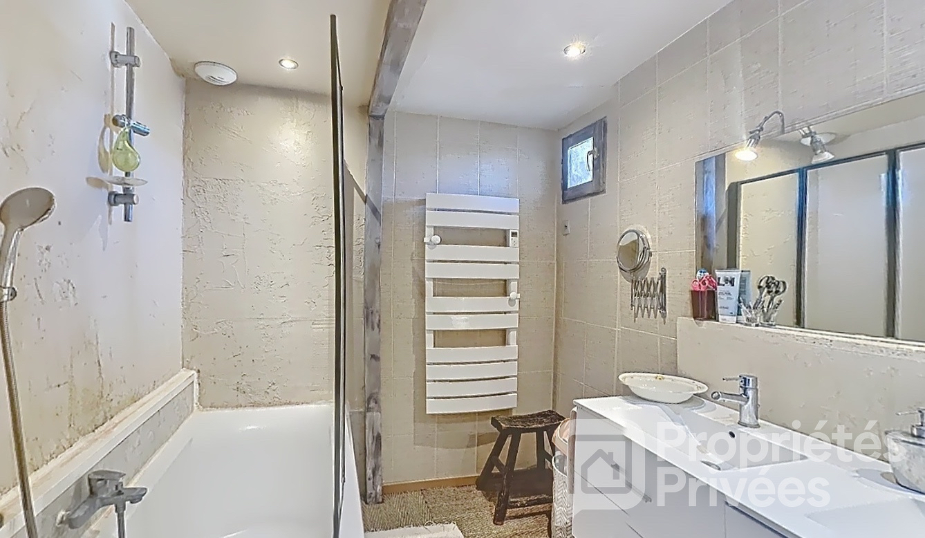 ANDILLY Maison de caractère pierres et bois 145 m² 13