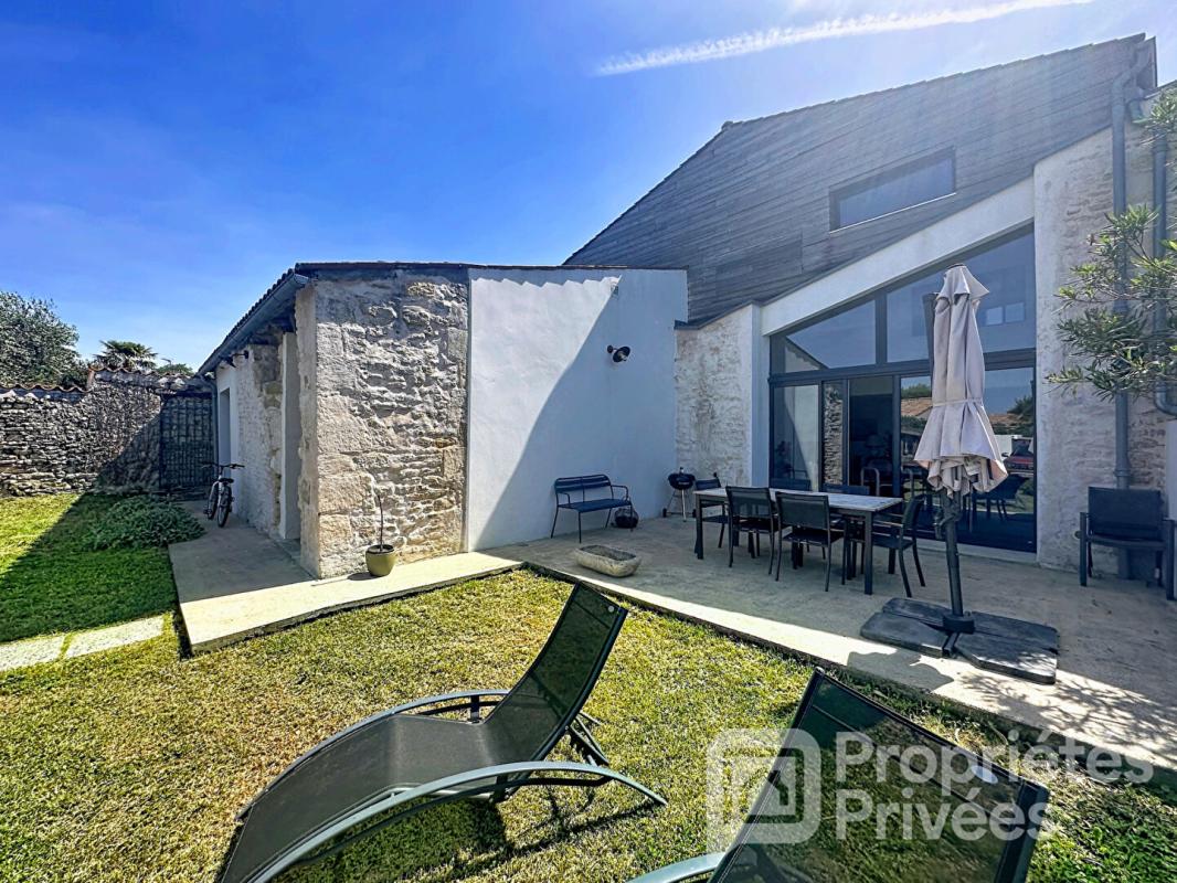 ANDILLY Maison de caractère pierres et bois 145 m² 18