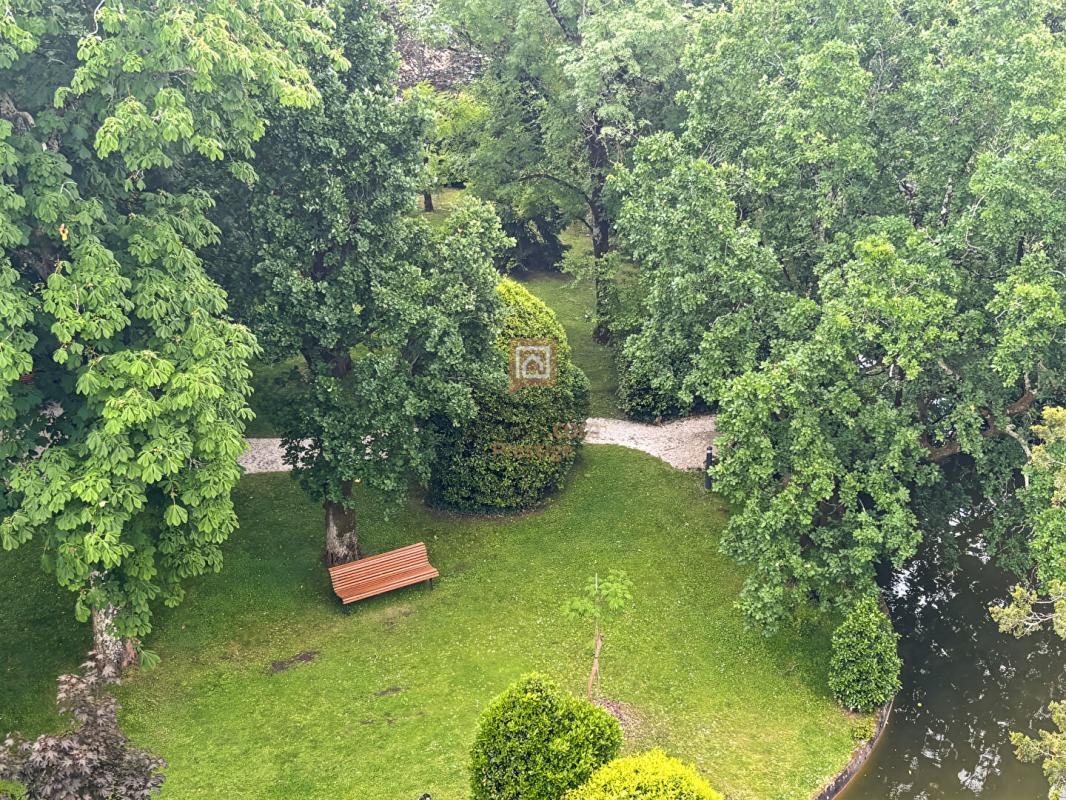 BORDEAUX APPARTEMENT D'EXCEPTION DERNIER ETAGE TERRASSE BALCON CAVE ASCENSEUR ET DEUX PARKING 5