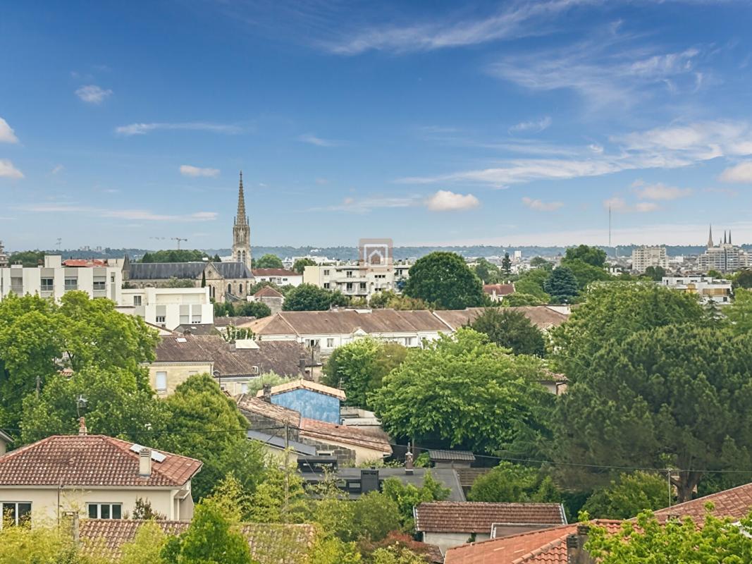 BORDEAUX APPARTEMENT D'EXCEPTION DERNIER ETAGE TERRASSE BALCON CAVE ASCENSEUR ET DEUX PARKING 6
