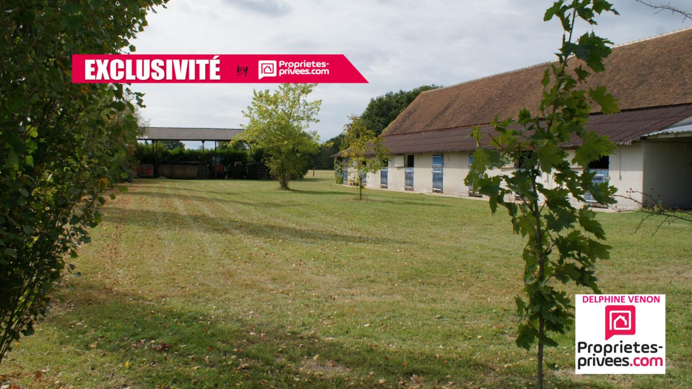 SIGLOY Exclusivité - Propriété avec beaucoup de cachet proche de Tigy ; Longère, Ecuries, piste d'entrainement, prés, bois et plan d'eau sur 20 hectares environ 12
