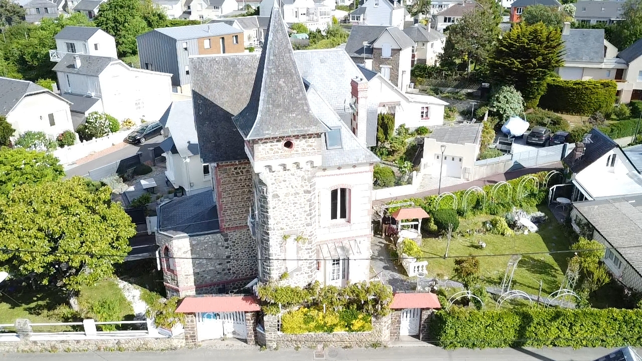 DONVILLE-LES-BAINS Maison proche de la Plage de Donville les bains 1