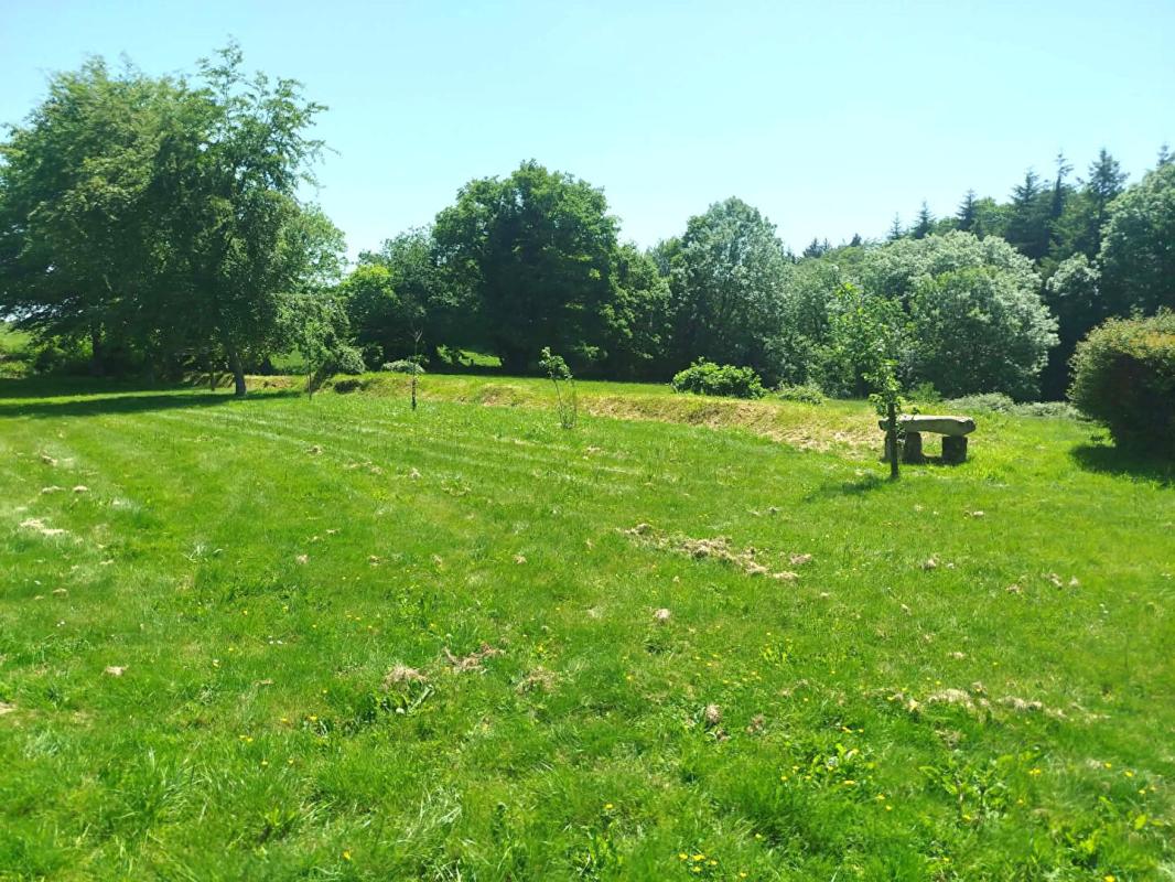 SEGLIEN Maison de campagne avec terrain 13