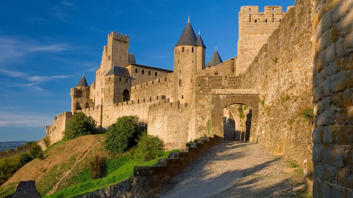 CARCASSONNE EXCEPTIONNEL ! Appartement duplex au coeur de la Cité Médiavale de Carcassonne 5