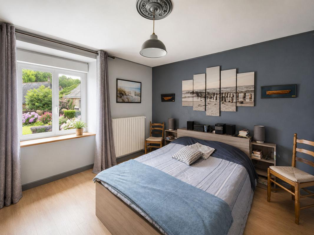 PRIZIAC Belle maison en pierres  de 1901 avec  de nombreuses dépendances -134 m² habitables + 236 m2 aménageables supplémentaires - Terrain de 1 850 m² - Environnement calme et verdoyant 13