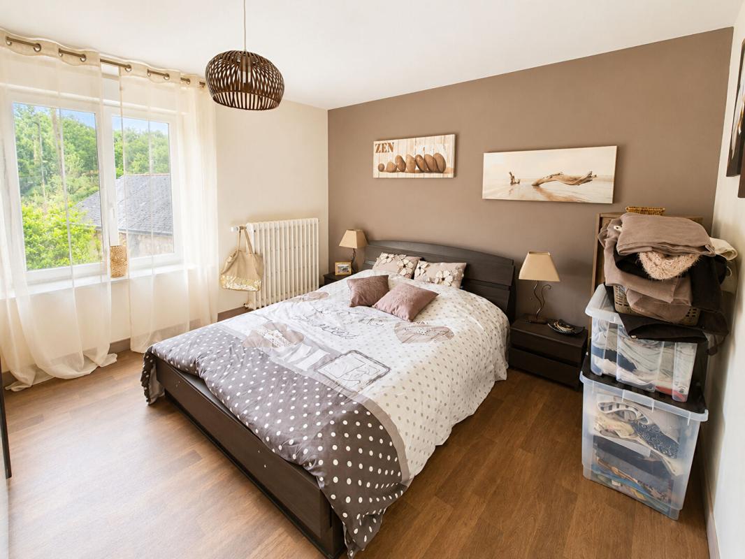 PRIZIAC Belle maison en pierres  de 1901 avec  de nombreuses dépendances -134 m² habitables + 236 m2 aménageables supplémentaires - Terrain de 1 850 m² - Environnement calme et verdoyant 16
