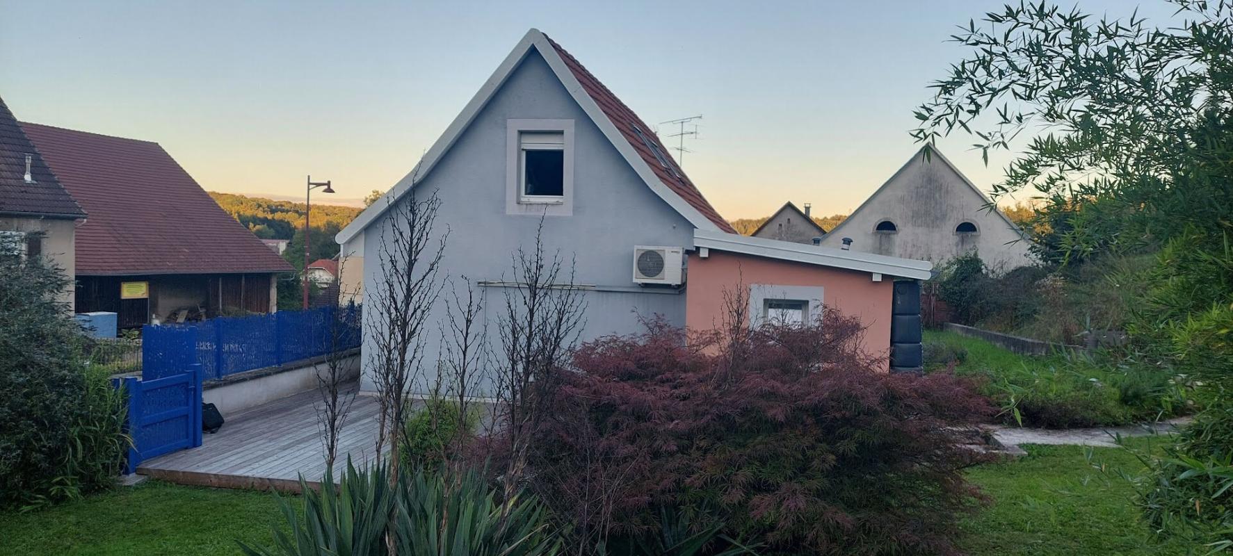 BADEVEL Maison en pierre rénovée avec atelier et jardin privatif 8