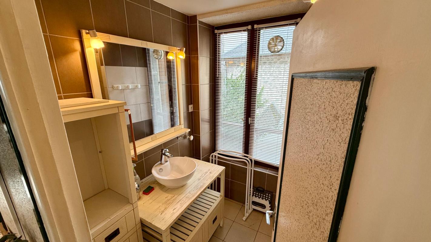 MONT-DORE Maison Mont Dore 5 pièce(s) 79.99 m2 10