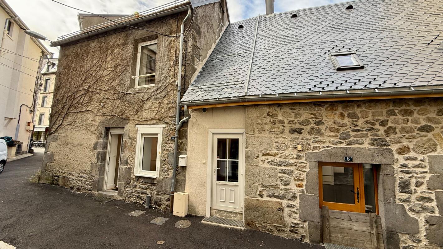 MONT-DORE Maison Mont Dore 5 pièce(s) 79.99 m2 2