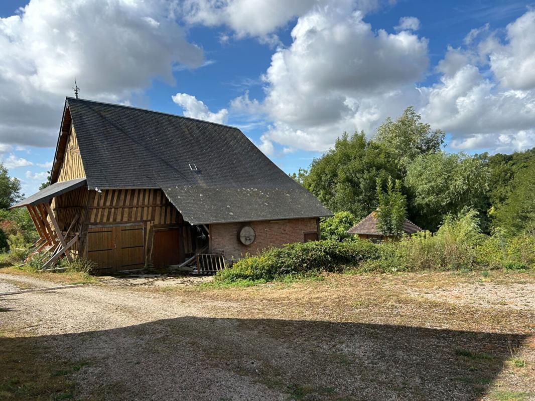 CAMBREMER 14340 Cambremer Ancien corps de ferme du XV è siècle 393 000 Euros 3