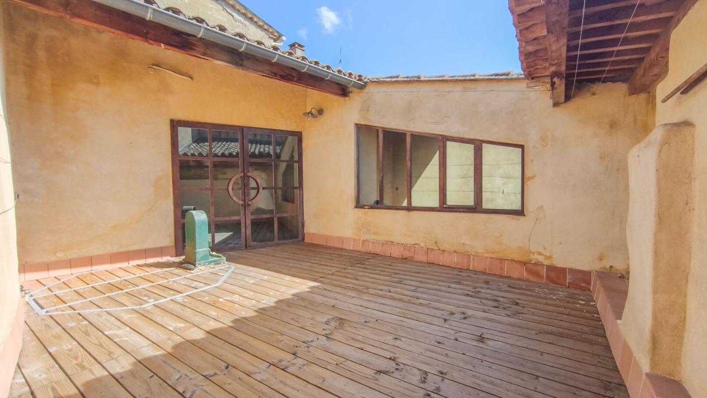 UZES Maison de village en pierres rénovée 3