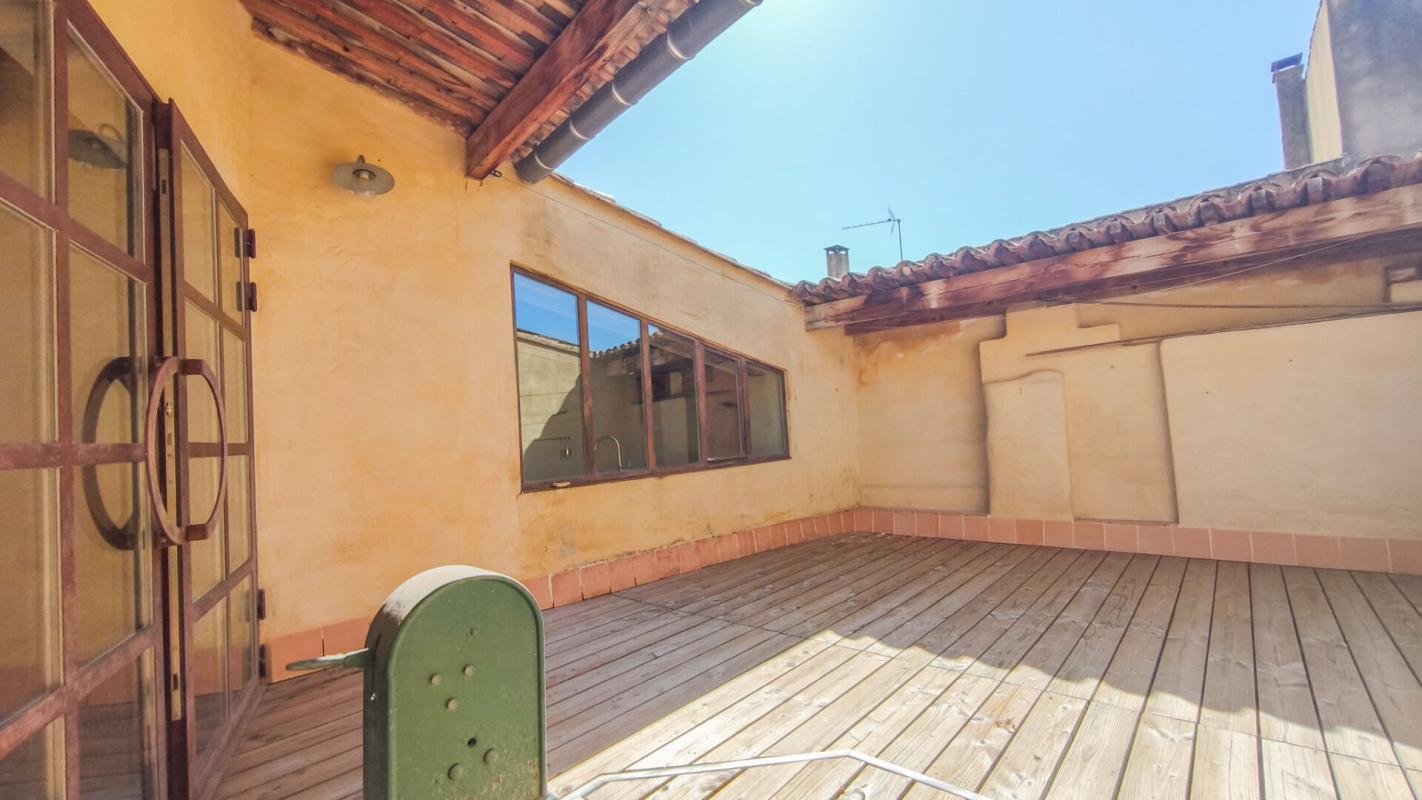 UZES Maison de village en pierres rénovée 9