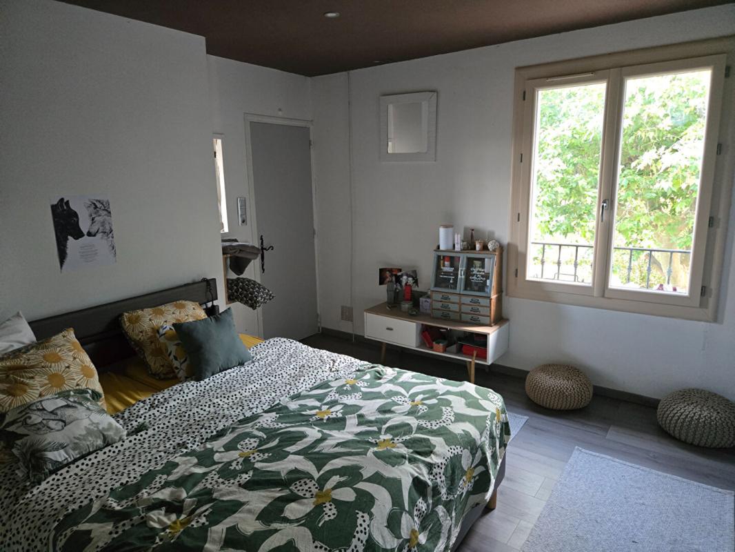BAGARD Mas de 6 pièces d'environ 171 m2 rénové avec dépendances sur un terrain de 6465 m2 11