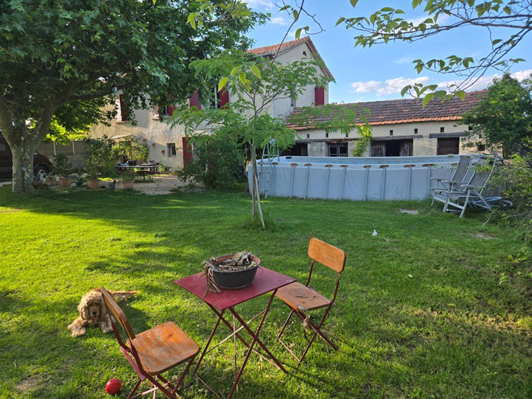 BAGARD Mas de 6 pièces d'environ 171 m2 rénové avec dépendances sur un terrain de 6465 m2 2