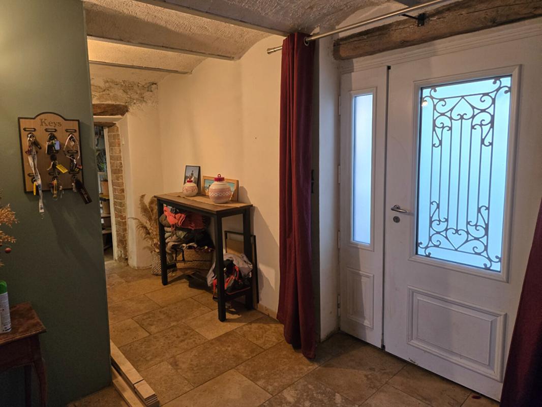 BAGARD Mas de 6 pièces d'environ 171 m2 rénové avec dépendances sur un terrain de 6465 m2 5