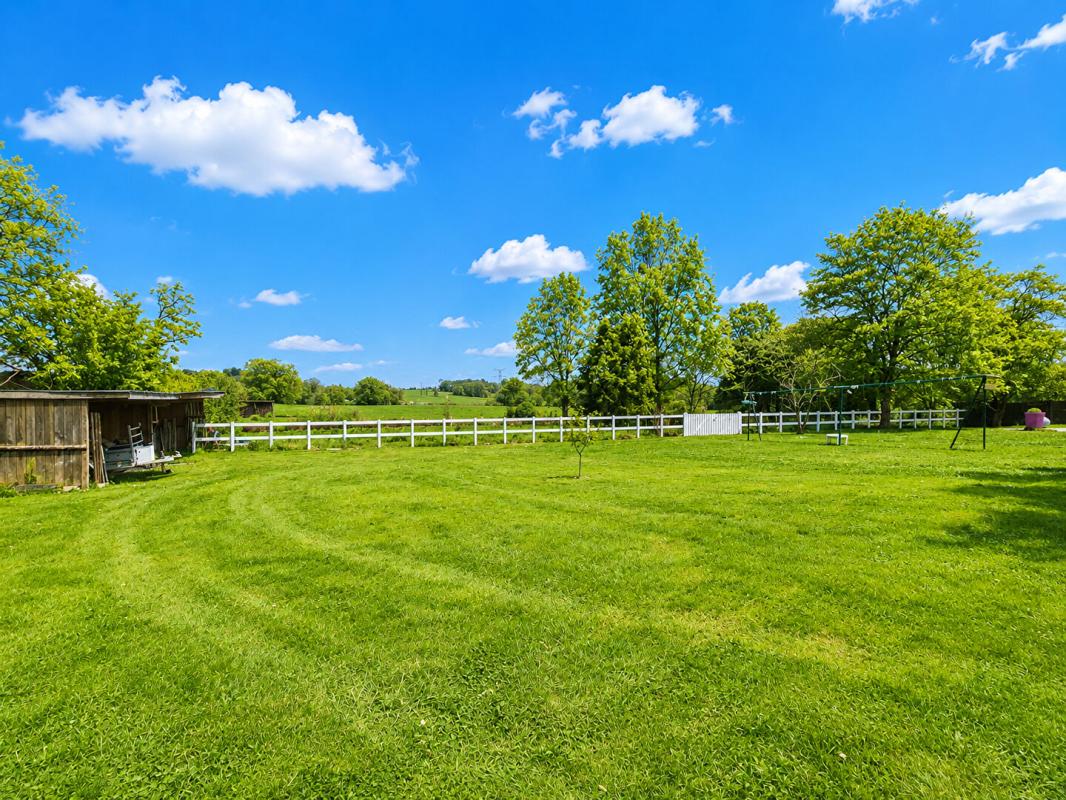 CAUDAN Magnifique propriété de charme de 186 m2 - Longère entièrement rénovée avec beaucoup de potentiel (150 m2 aménageable de plus) - 5200 m2 de terrain et 3,4 hectares disponibles et attenants 11