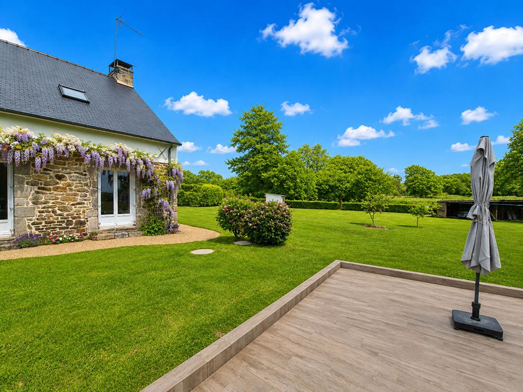 CAUDAN Magnifique propriété de charme de 186 m2 - Longère entièrement rénovée avec beaucoup de potentiel (150 m2 aménageable de plus) - 5200 m2 de terrain et 3,4 hectares disponibles et attenants 12