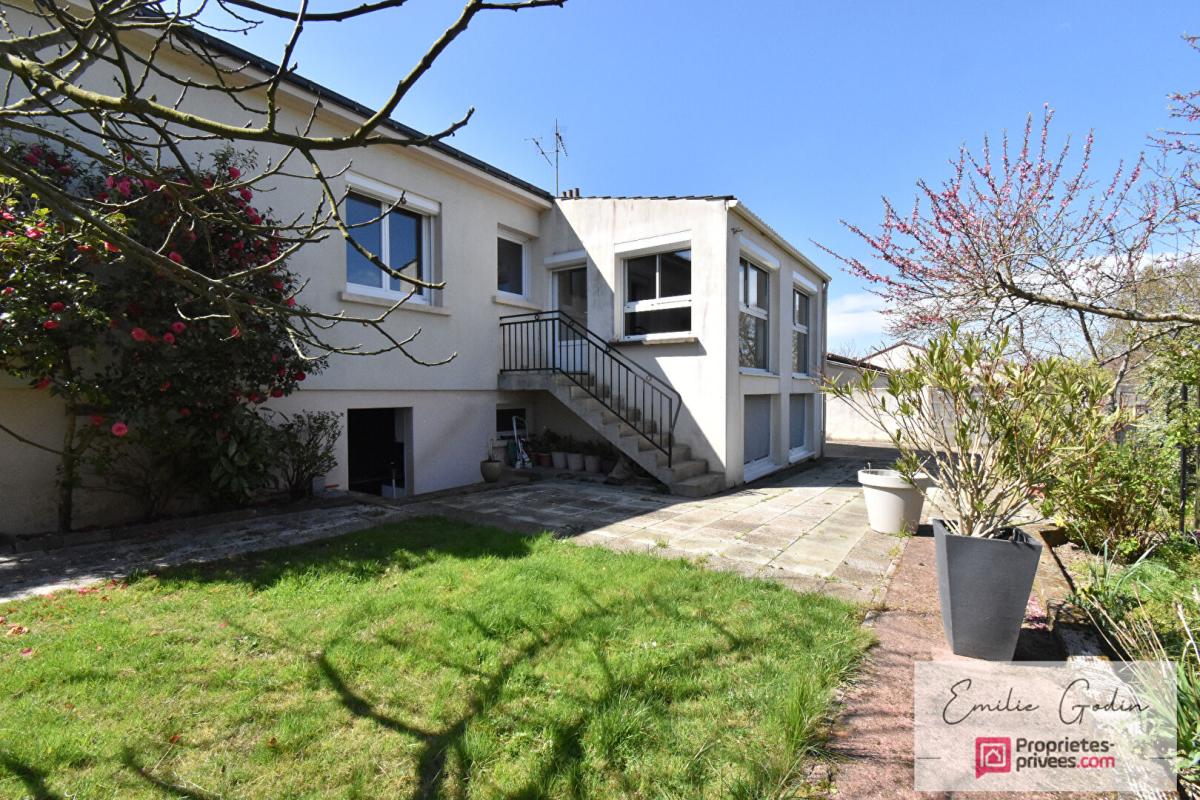 MAULEVRIER Maison 6 pièce(s) 107 m2+Terrain constructible détachable avec accès indépendant 1