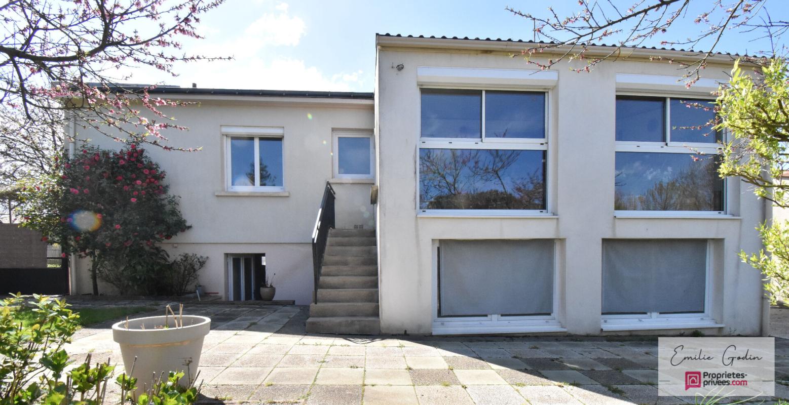 MAULEVRIER Maison 6 pièce(s) 107 m2+Terrain constructible détachable avec accès indépendant 10