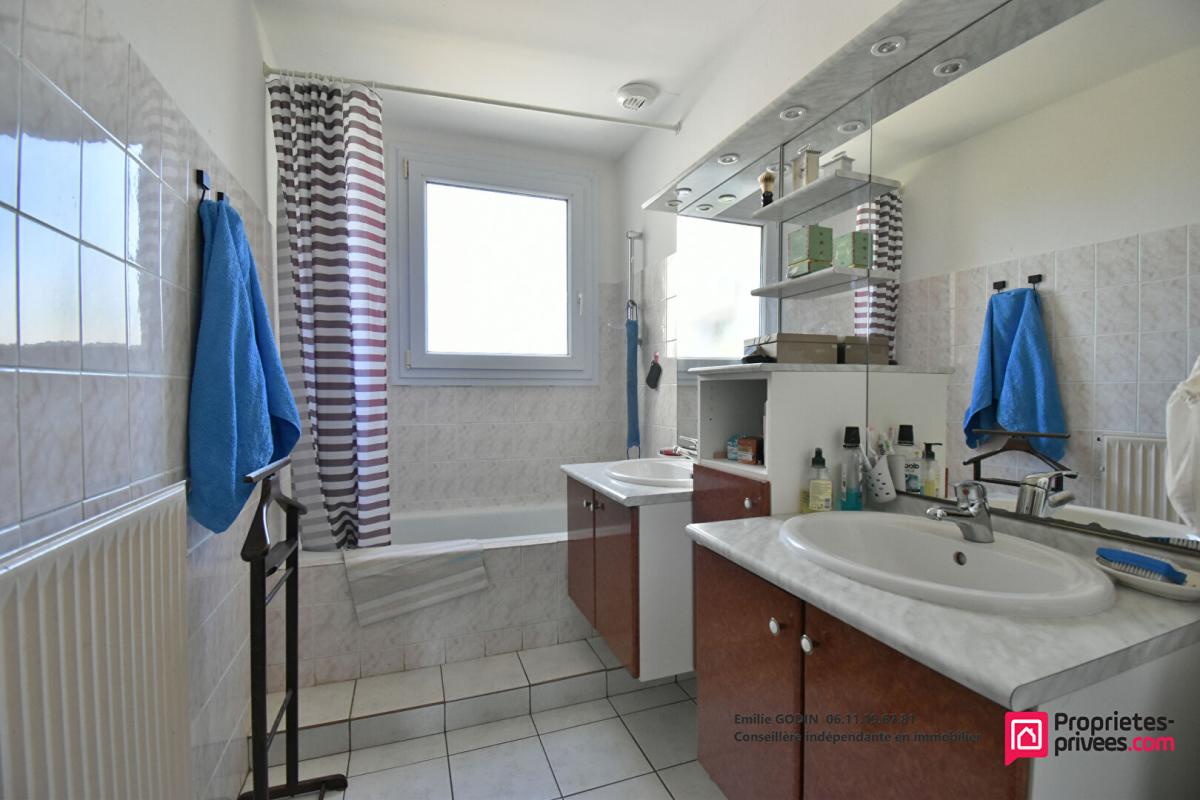 MAULEVRIER Maison 6 pièce(s) 107 m2+Terrain constructible détachable avec accès indépendant 8