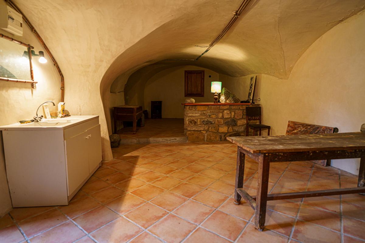 LANUEJOLS Maison de caractère à réinventer. Montjardin, Causse Noir 6
