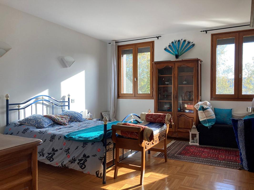 CAHORS Maison avec piscine et studio indépendant 12