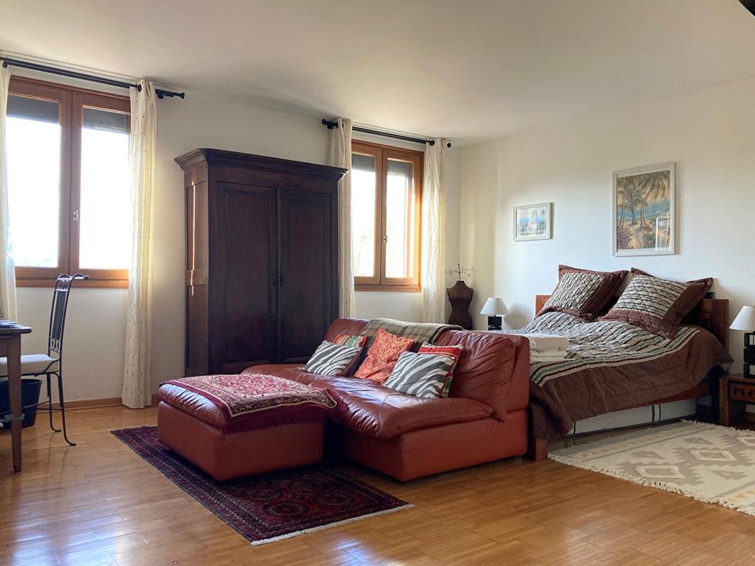 CAHORS Maison avec piscine et studio indépendant 13