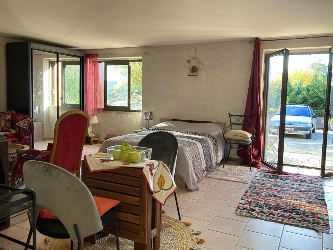 CAHORS Maison avec piscine et studio indépendant 15