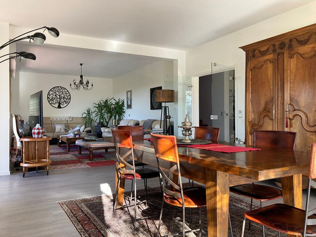 CAHORS Maison avec piscine et studio indépendant 6