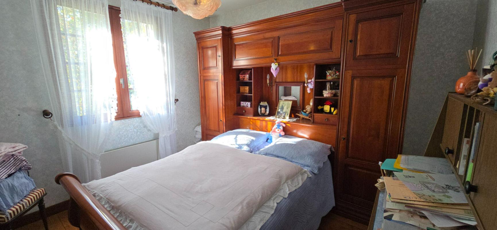 COULOUNIEIX-CHAMIERS Maison type 6 , sur sous-sol complet, terrain arboré de 5734 m² 12