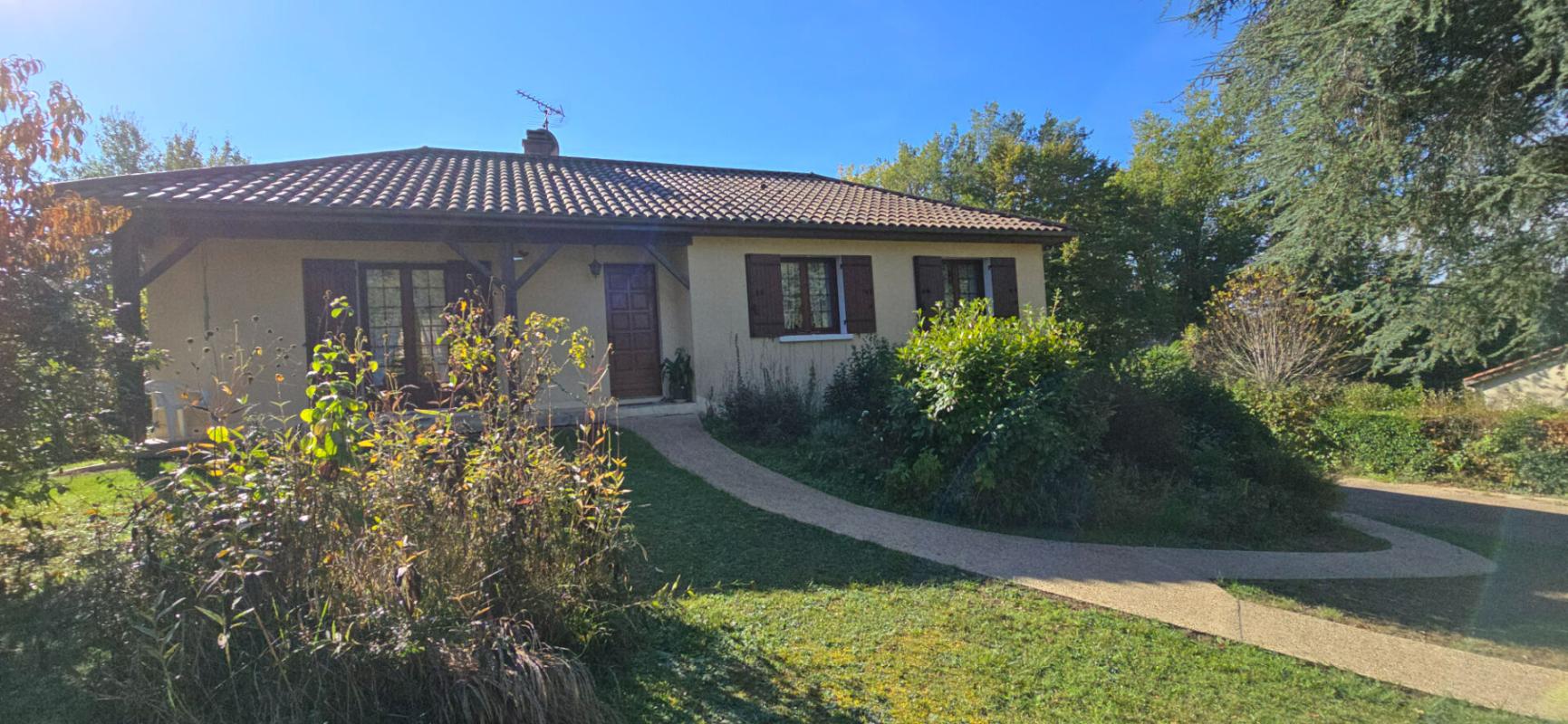COULOUNIEIX-CHAMIERS Maison type 6 , sur sous-sol complet, terrain arboré de 5734 m² 2