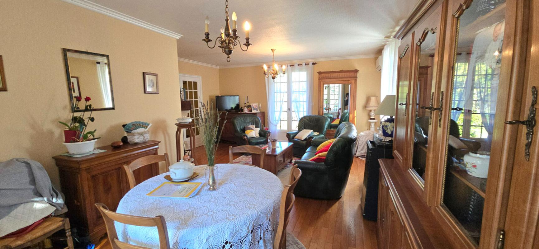 COULOUNIEIX-CHAMIERS Maison type 6 , sur sous-sol complet, terrain arboré de 5734 m² 7