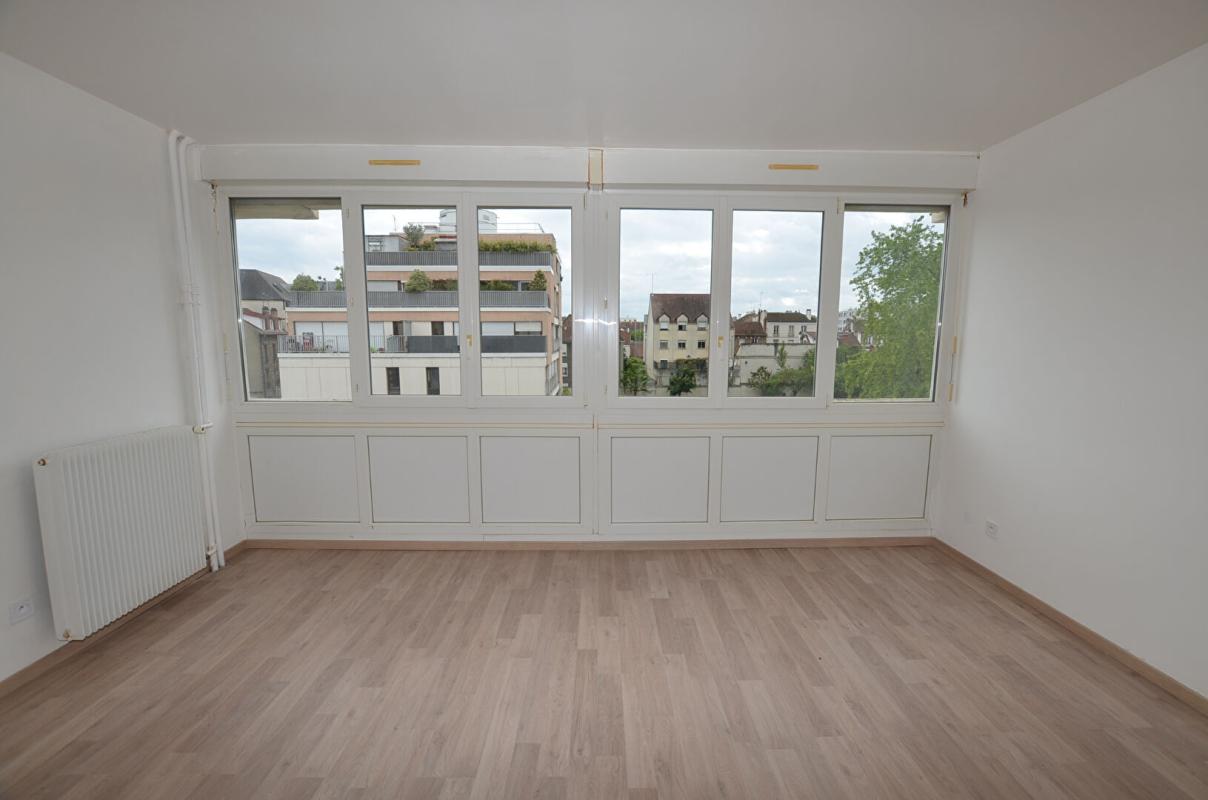 JUVISY-SUR-ORGE Appartement Juvisy Sur Orge 1 pièce 29 m² 1