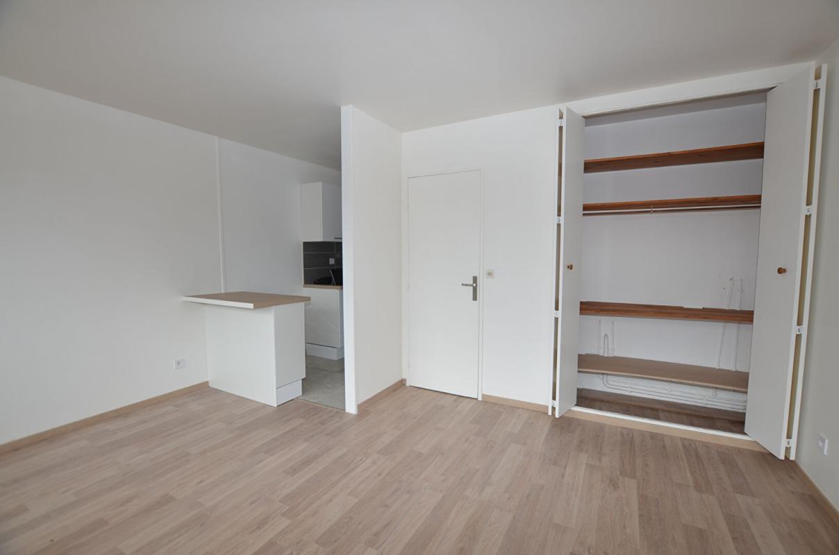 JUVISY-SUR-ORGE Appartement Juvisy Sur Orge 1 pièce 29 m² 4
