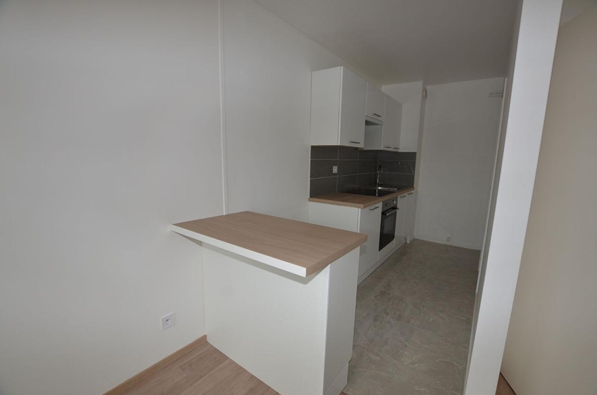 JUVISY-SUR-ORGE Appartement Juvisy Sur Orge 1 pièce 29 m² 5