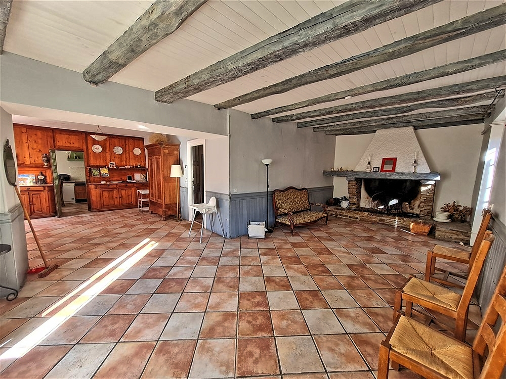 CUXAC-CABARDES Maison de caractère XVIIIeme Ancienne auberge 240 m² 7 chambres Fort potentiel touristique 2