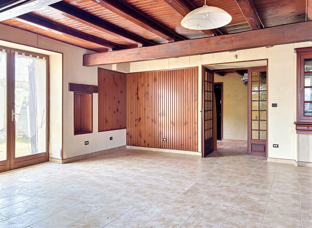 BENON Maison en pierre A RENOVER 129 m2- 4 chambres- grand chai- jardin 7
